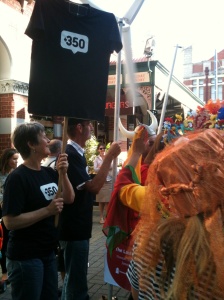 350.org supporters in Fremantle on national TV 